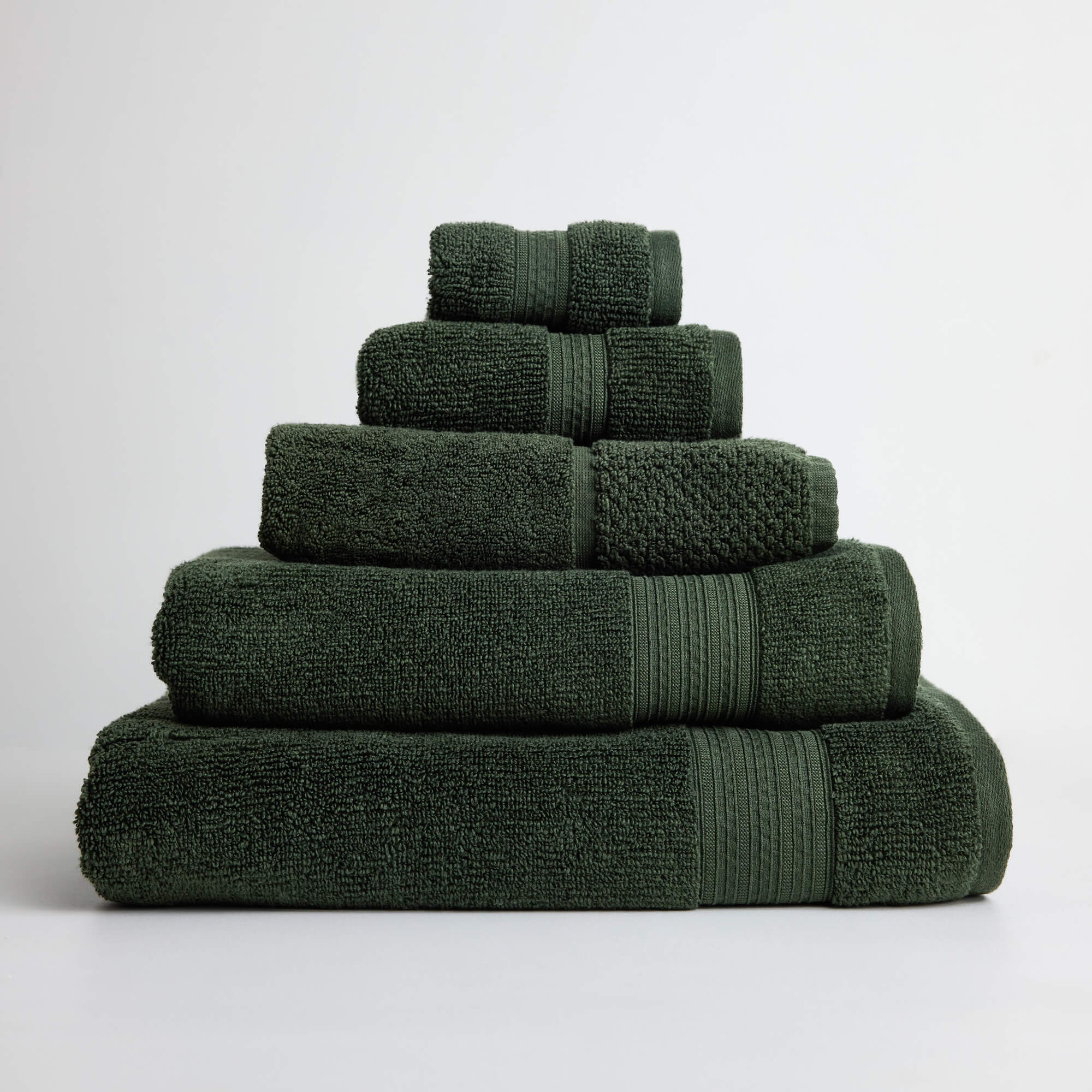 Royal Doulton Harlow towel set stacked in Forest