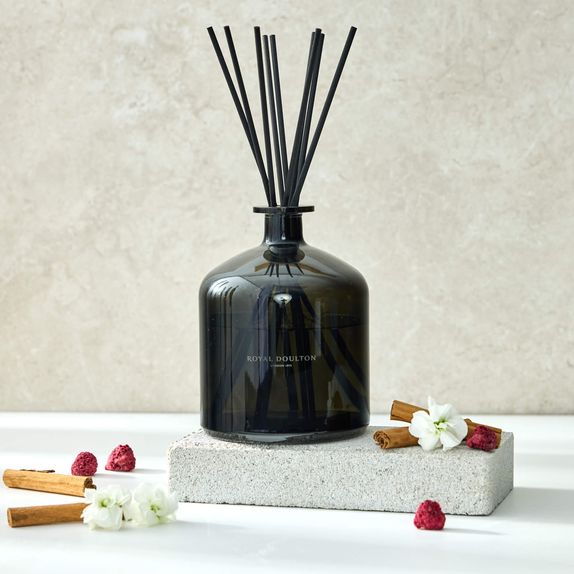 Royal Doulton Nocturne Diffuser 1000ml in Cardamom & Clove