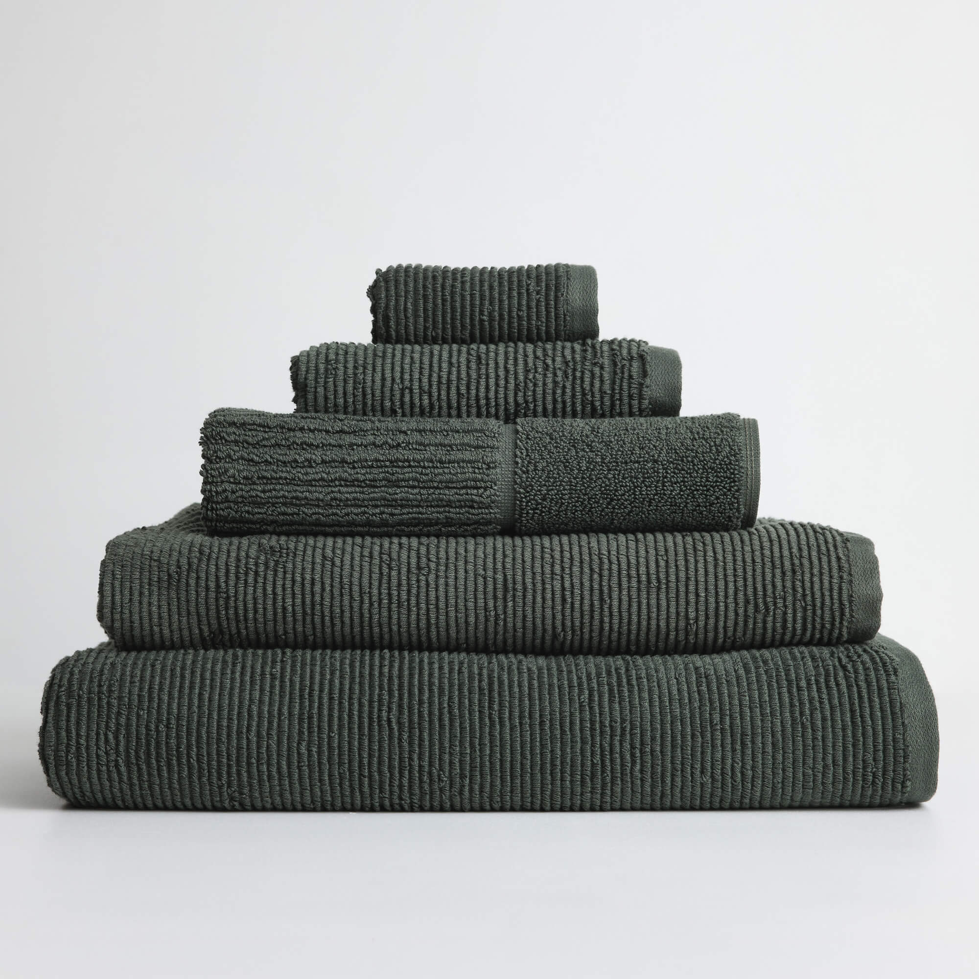 Royal Doulton Eden ribbed towel set stacked in Iron