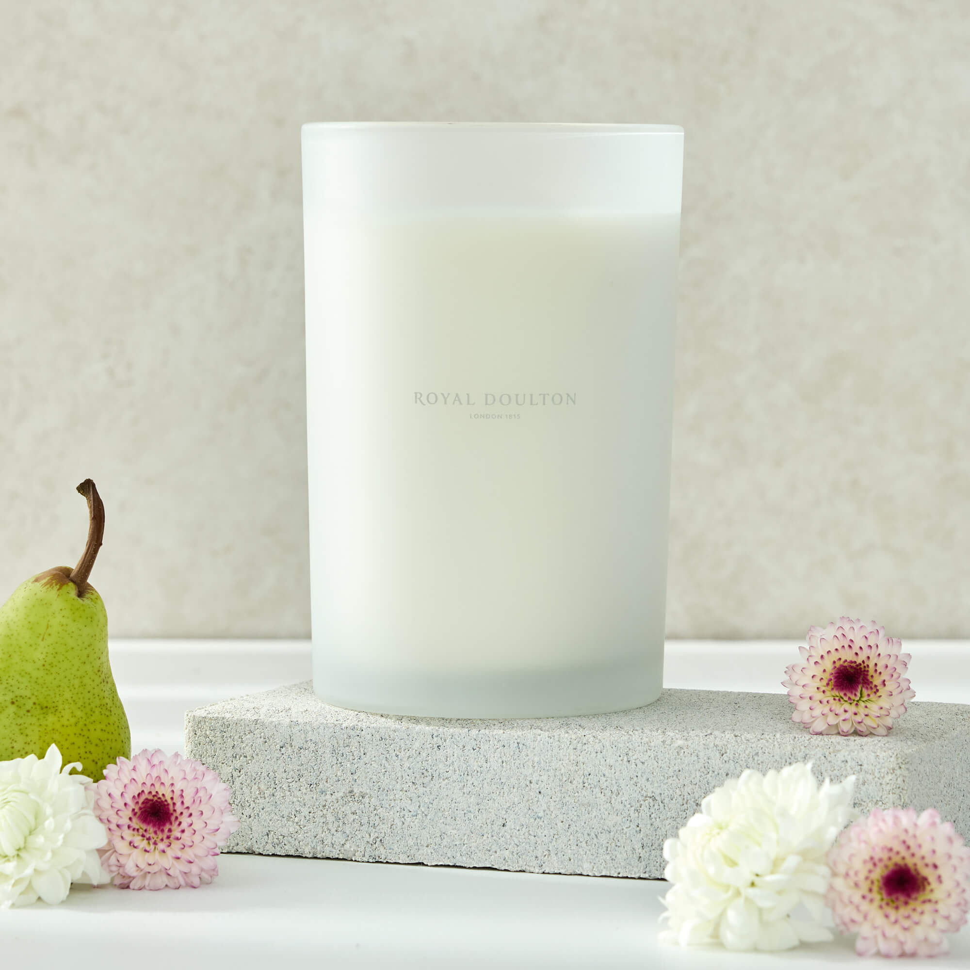 Royal Doulton Mayfair Candle 1000ml in White Gardenia