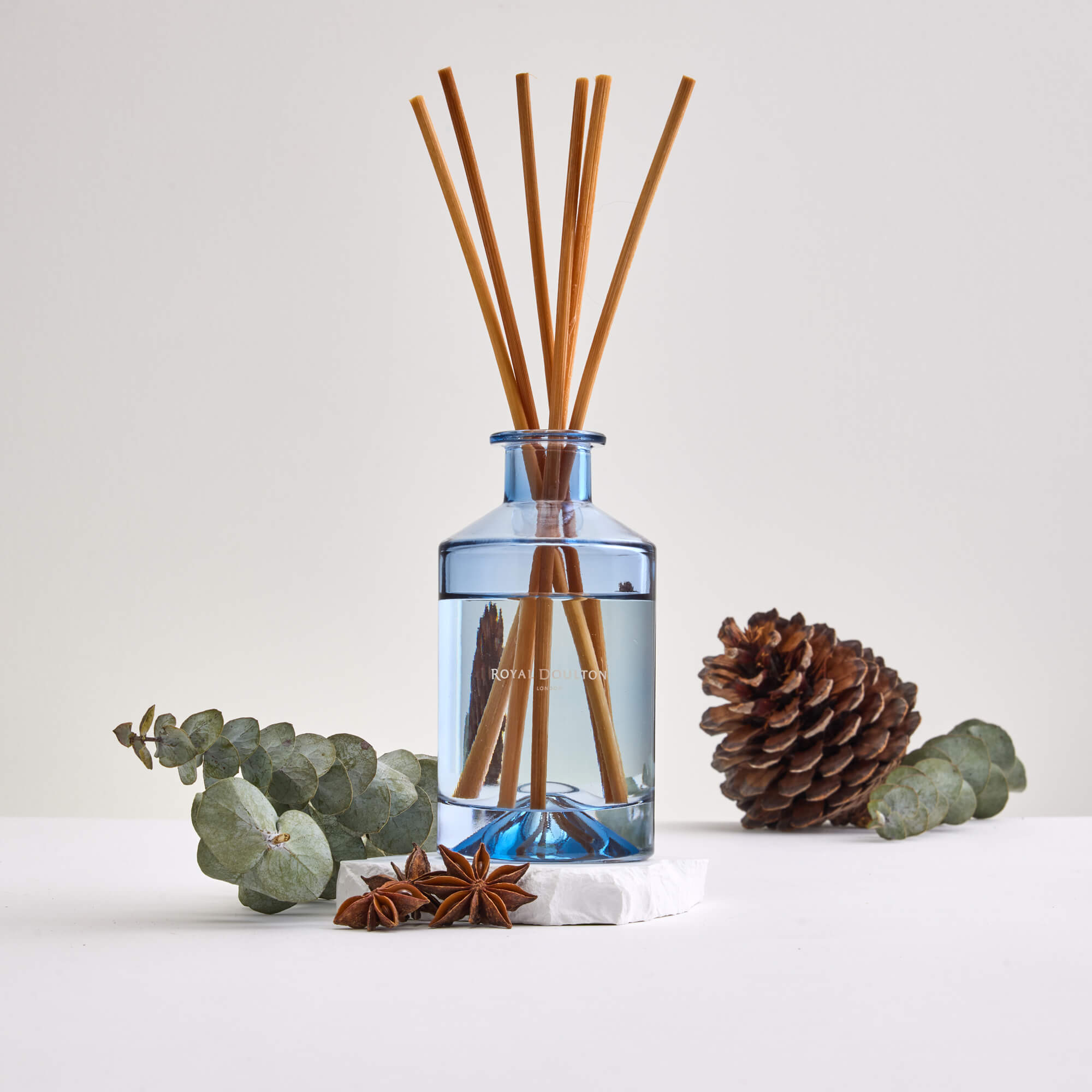 Royal Doulton Montclair Diffuser 250ml in Patchouli & Cypress